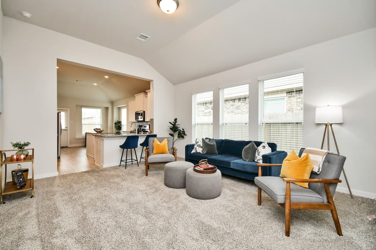Modern 4-Bedroom Retreat in Spring, TX - Photo 5